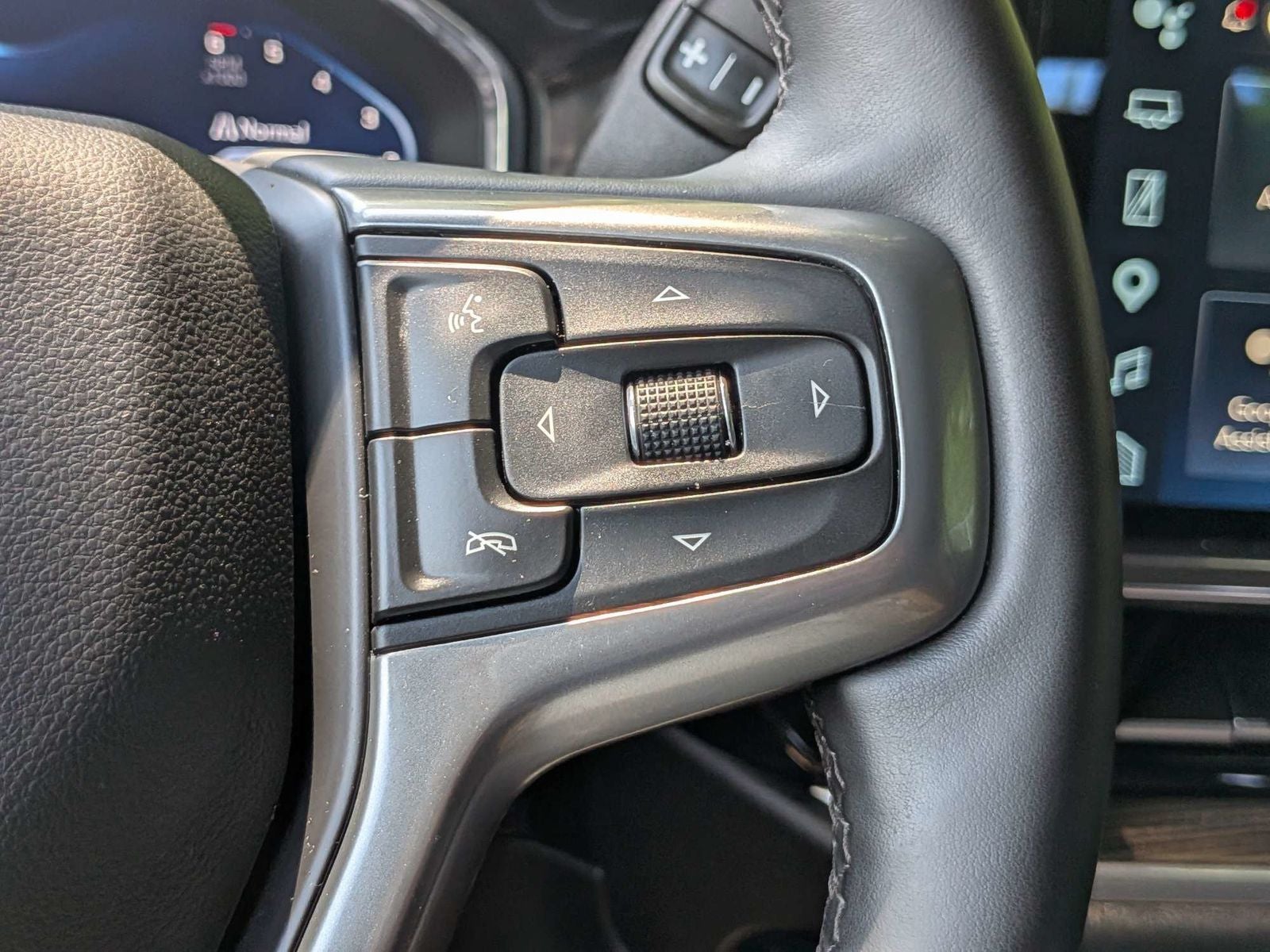 2025 Chevrolet Silverado 1500 LT LT1