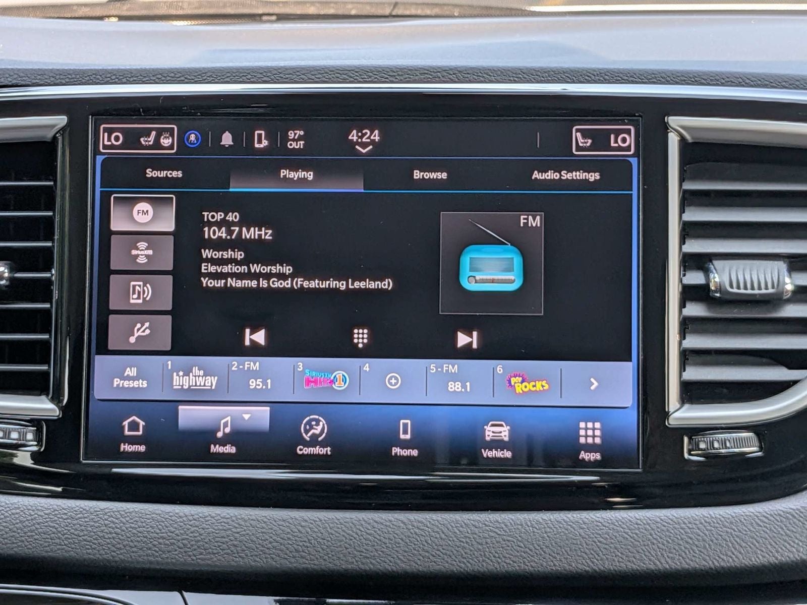 2024 Chrysler Pacifica Touring L