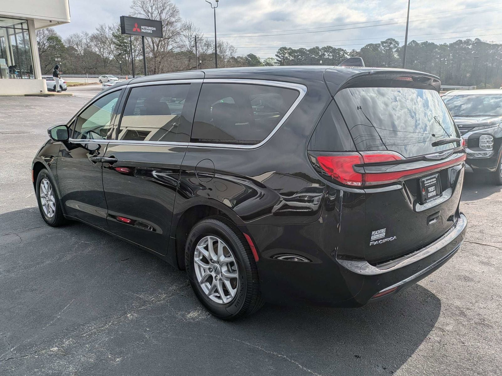 2025 Chrysler Pacifica Select