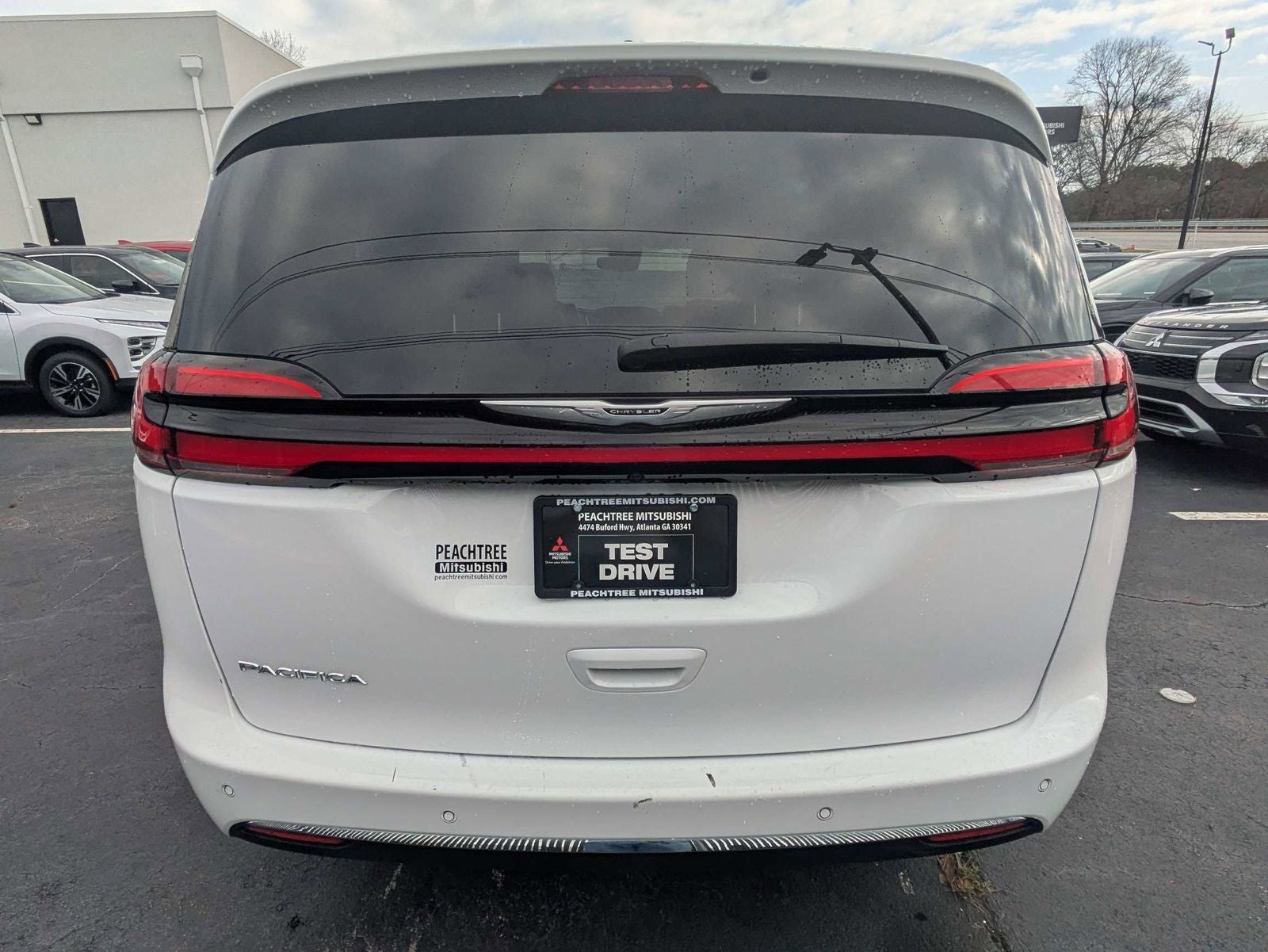 2025 Chrysler Pacifica Select