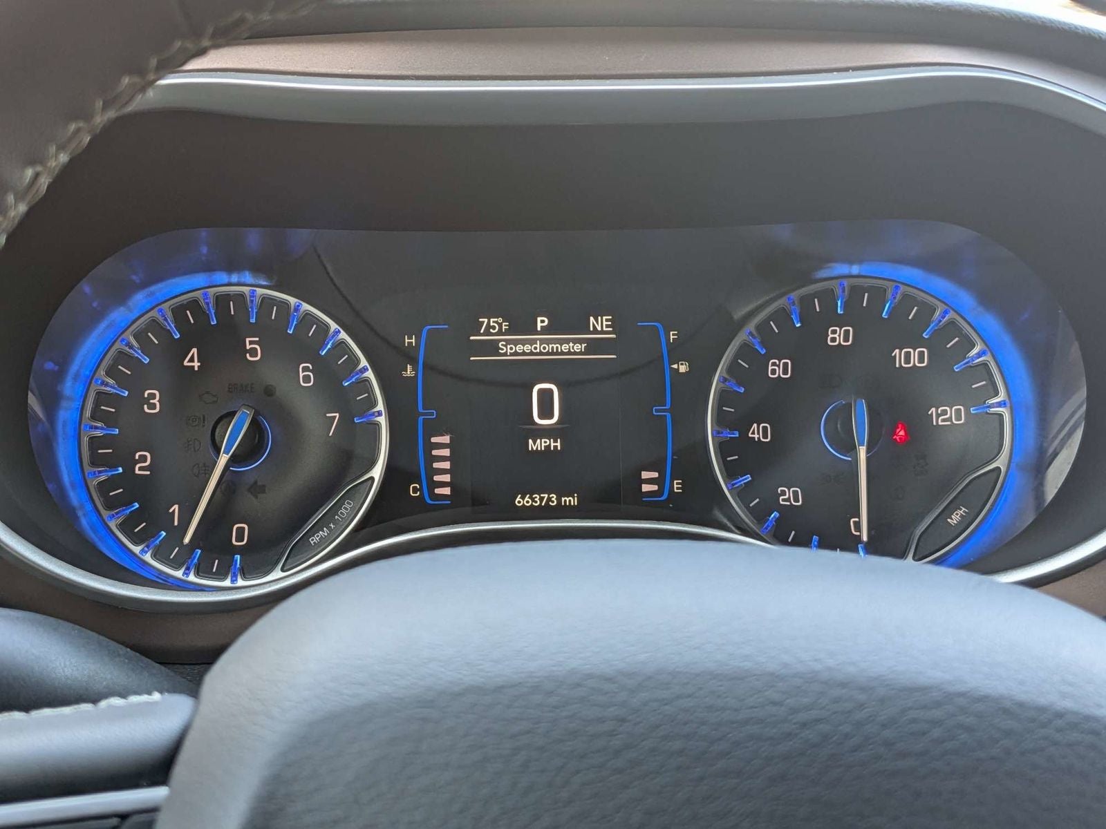 2023 Chrysler Voyager LX