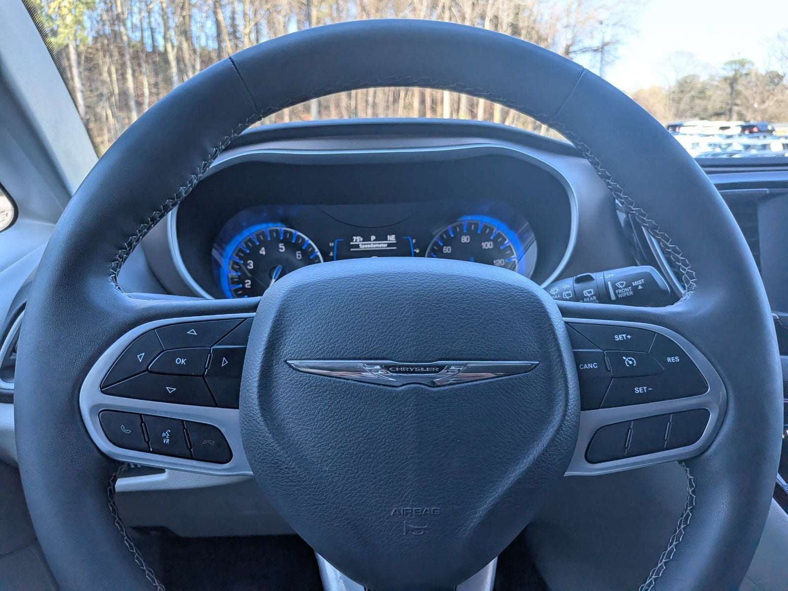 2023 Chrysler Voyager LX