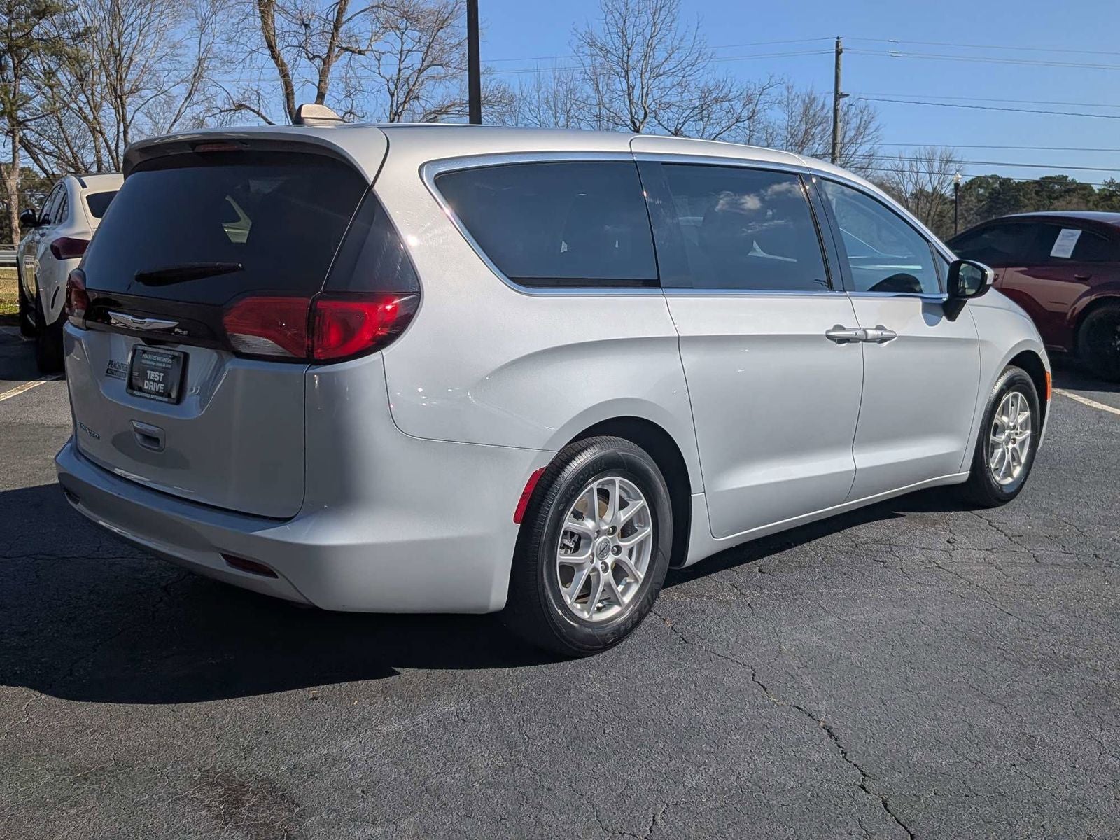 2023 Chrysler Voyager LX