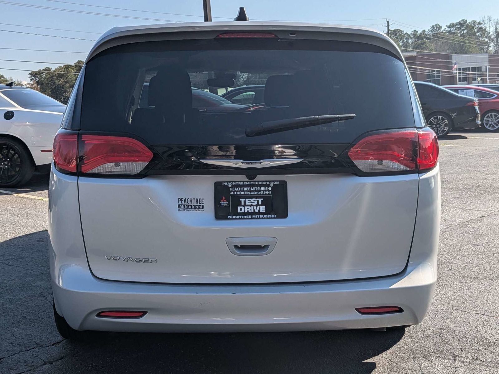 2023 Chrysler Voyager LX