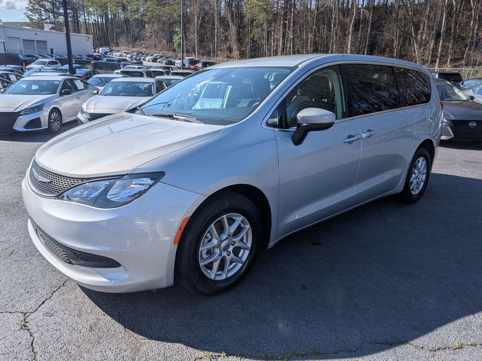 2023 Chrysler Voyager LX