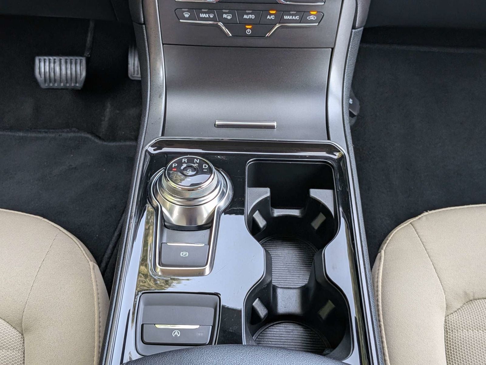 2020 Ford Edge SE
