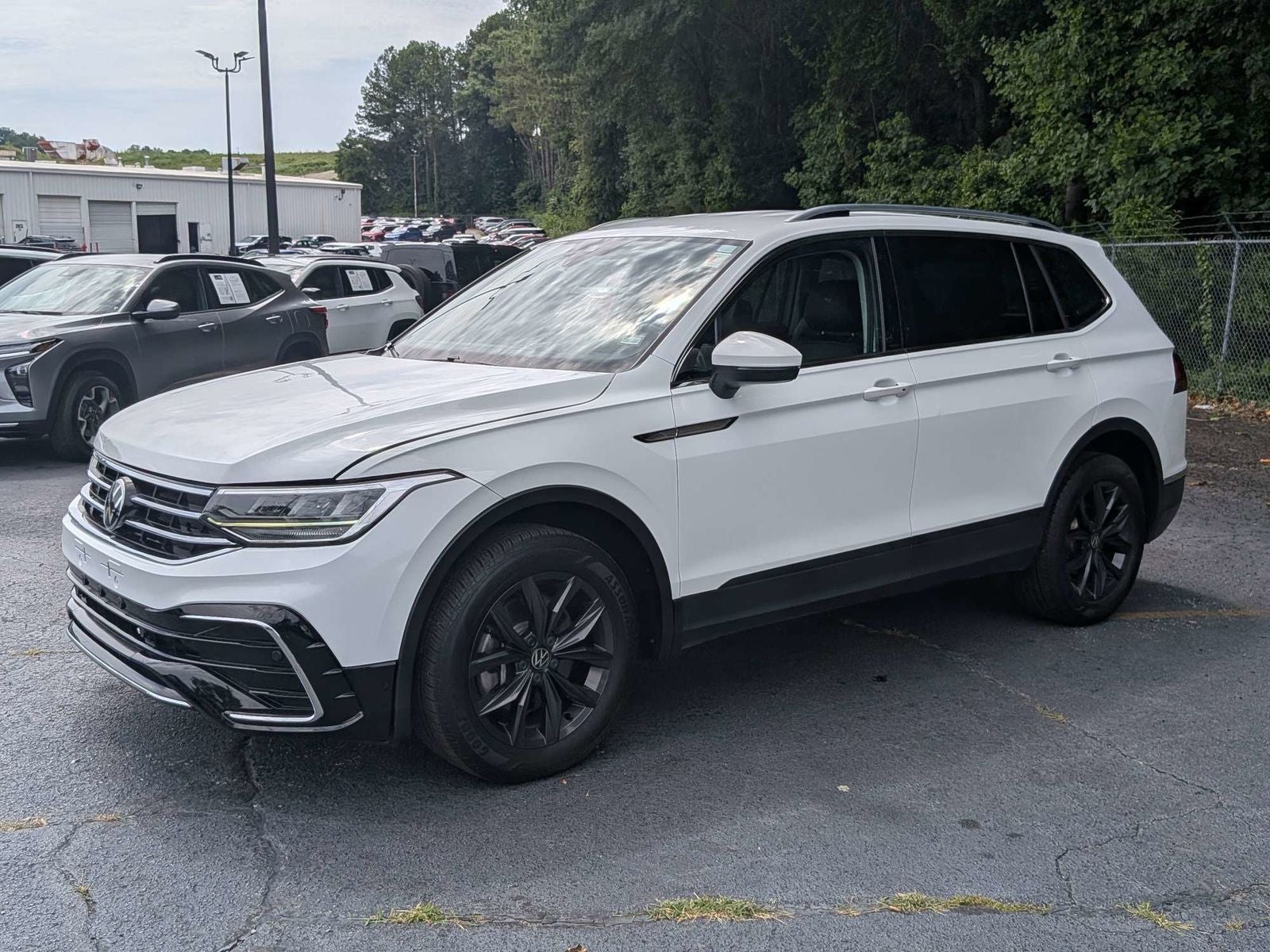 2024 Volkswagen Tiguan 2.0T SE