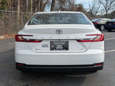 2025 Toyota Camry SE