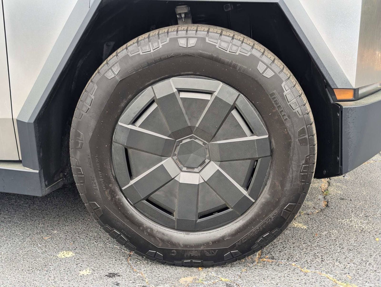2025 Tesla Cybertruck Base