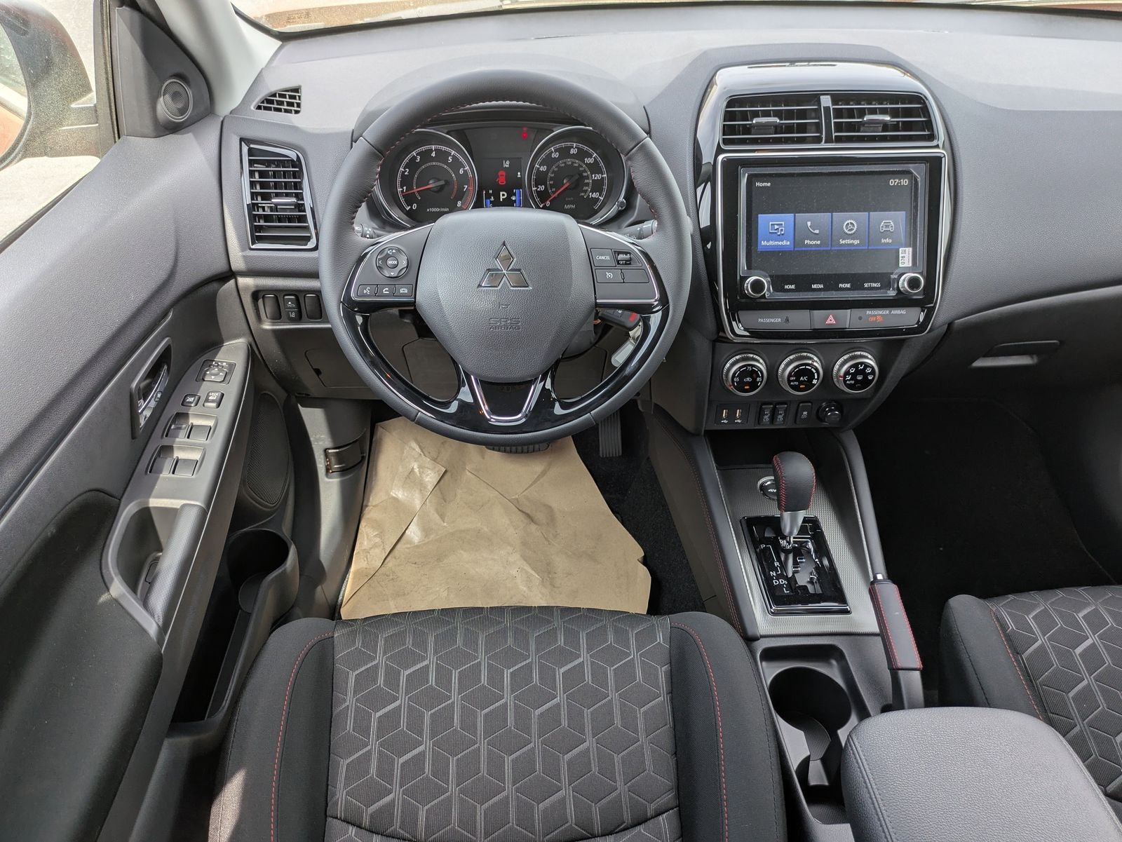 2026 Mitsubishi Outlander Sport 2.0 LE
