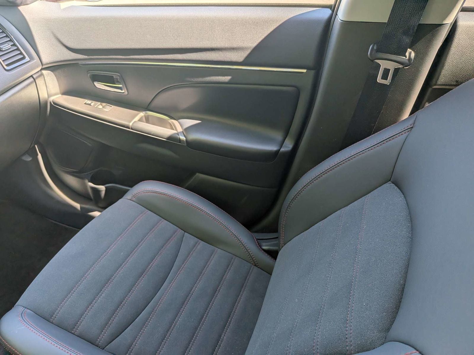 2025 Mitsubishi Outlander Sport 2.0 SE