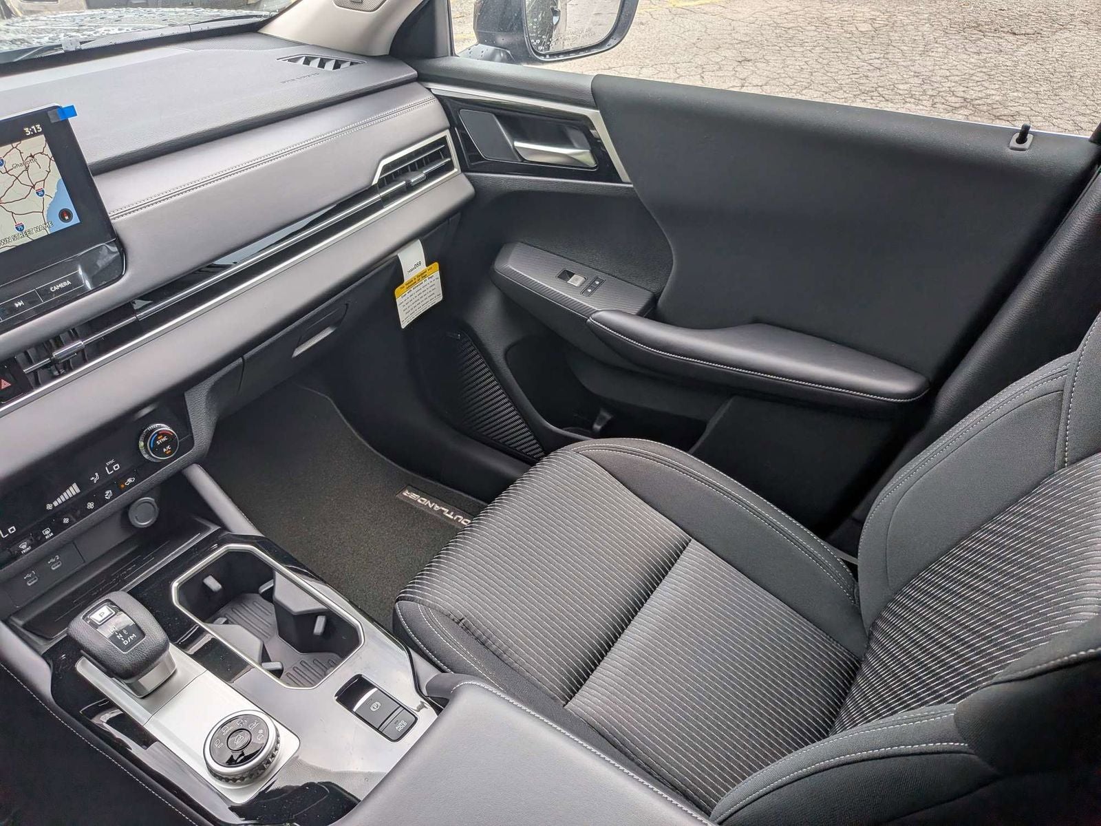 2026 Mitsubishi Outlander ES