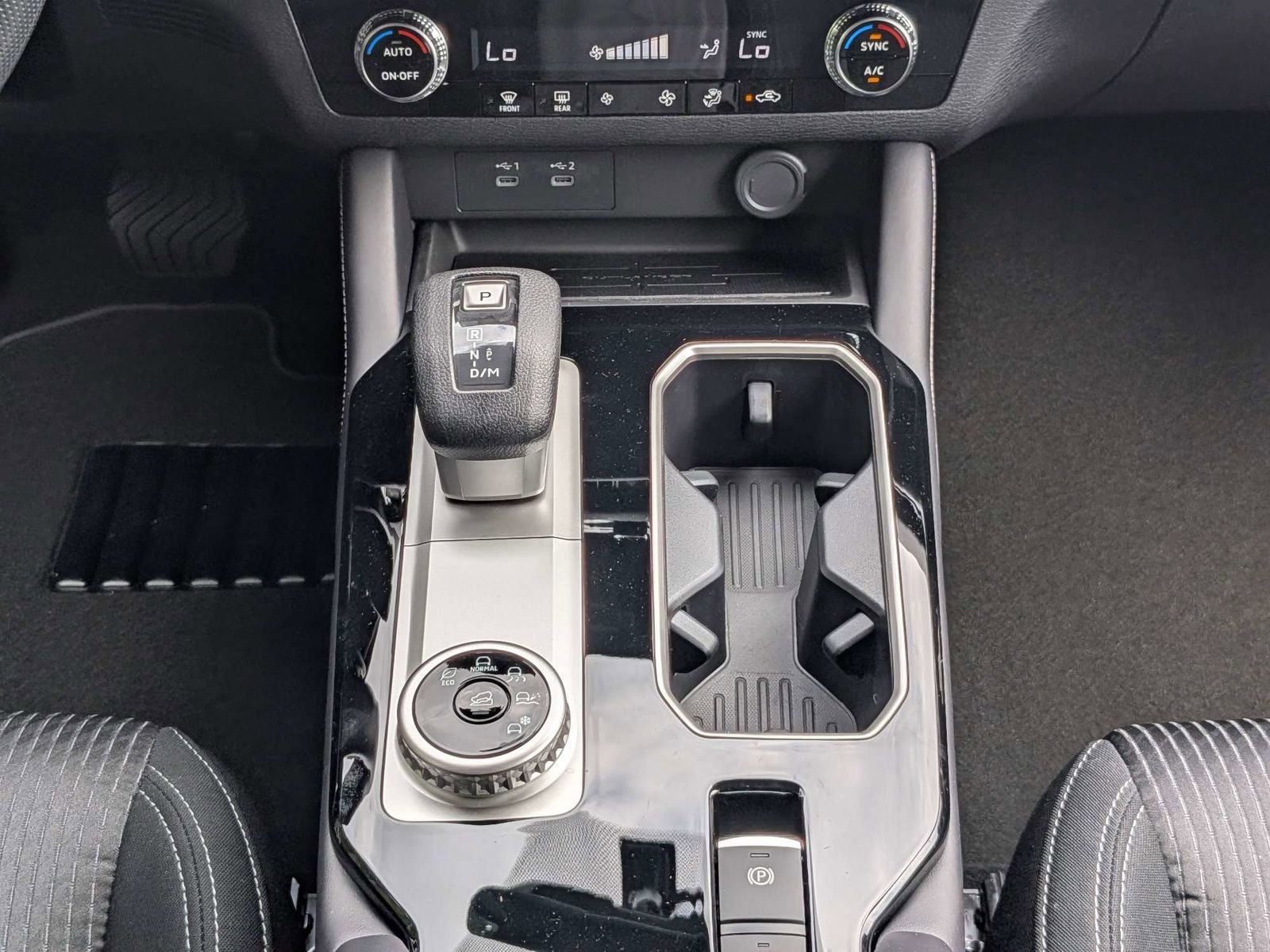 2026 Mitsubishi Outlander ES