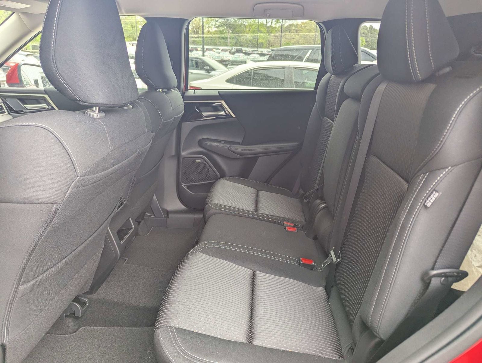 2026 Mitsubishi Outlander ES