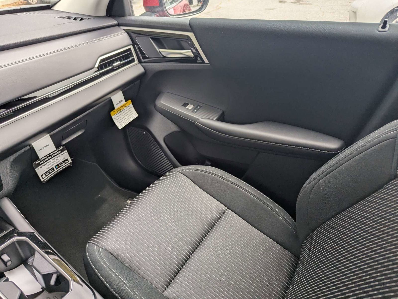 2026 Mitsubishi Outlander ES