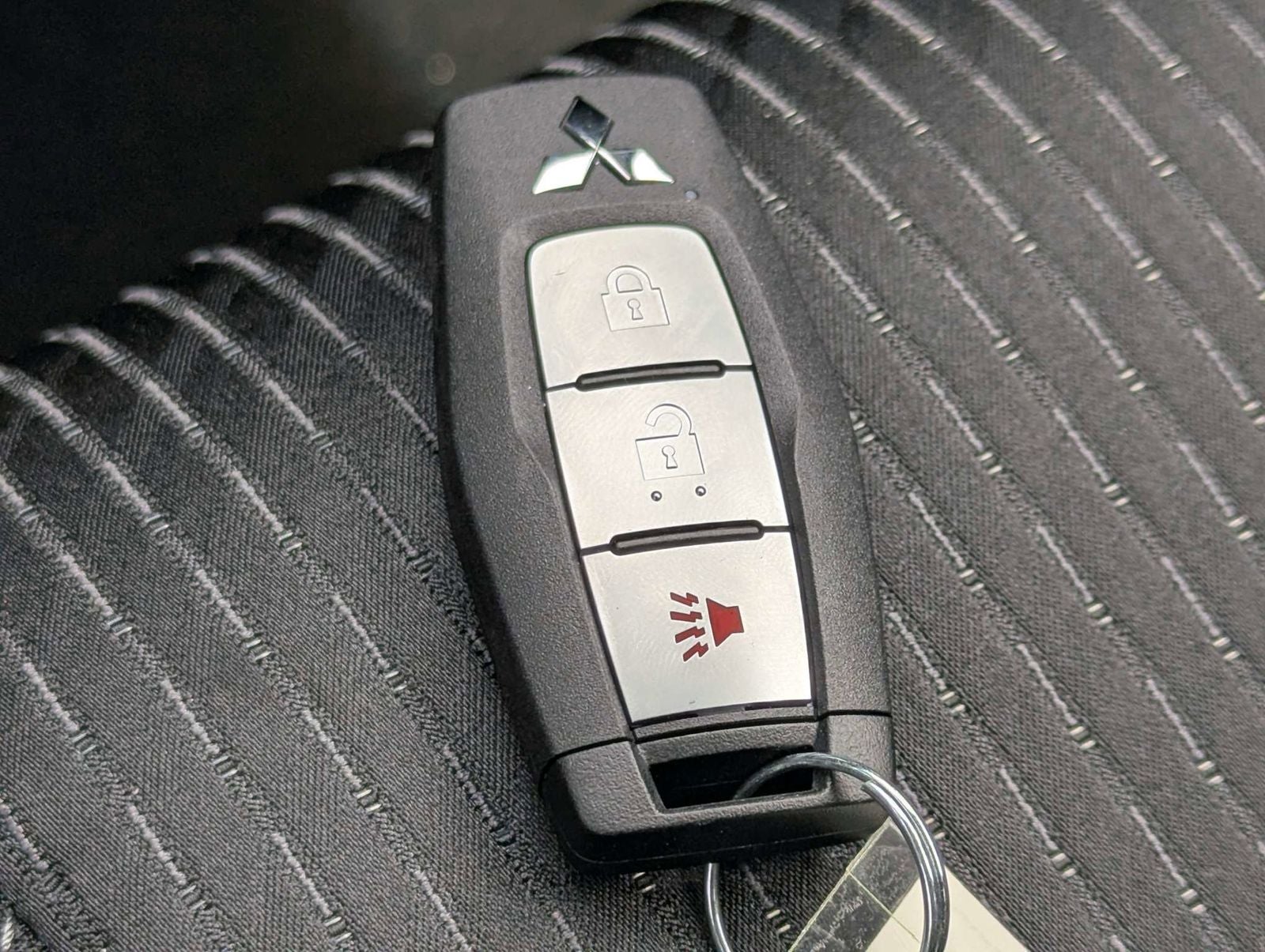 2026 Mitsubishi Outlander ES