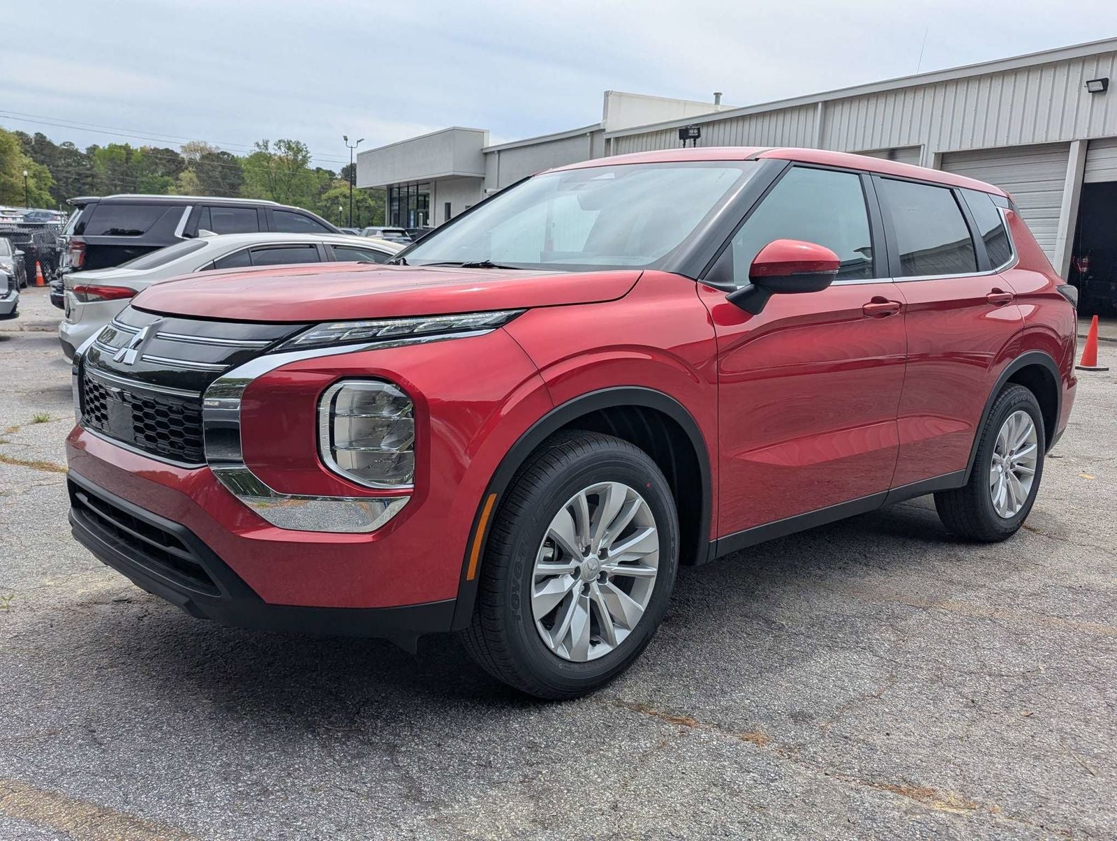 2026 Mitsubishi Outlander ES