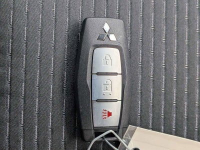 2026 Mitsubishi Outlander ES