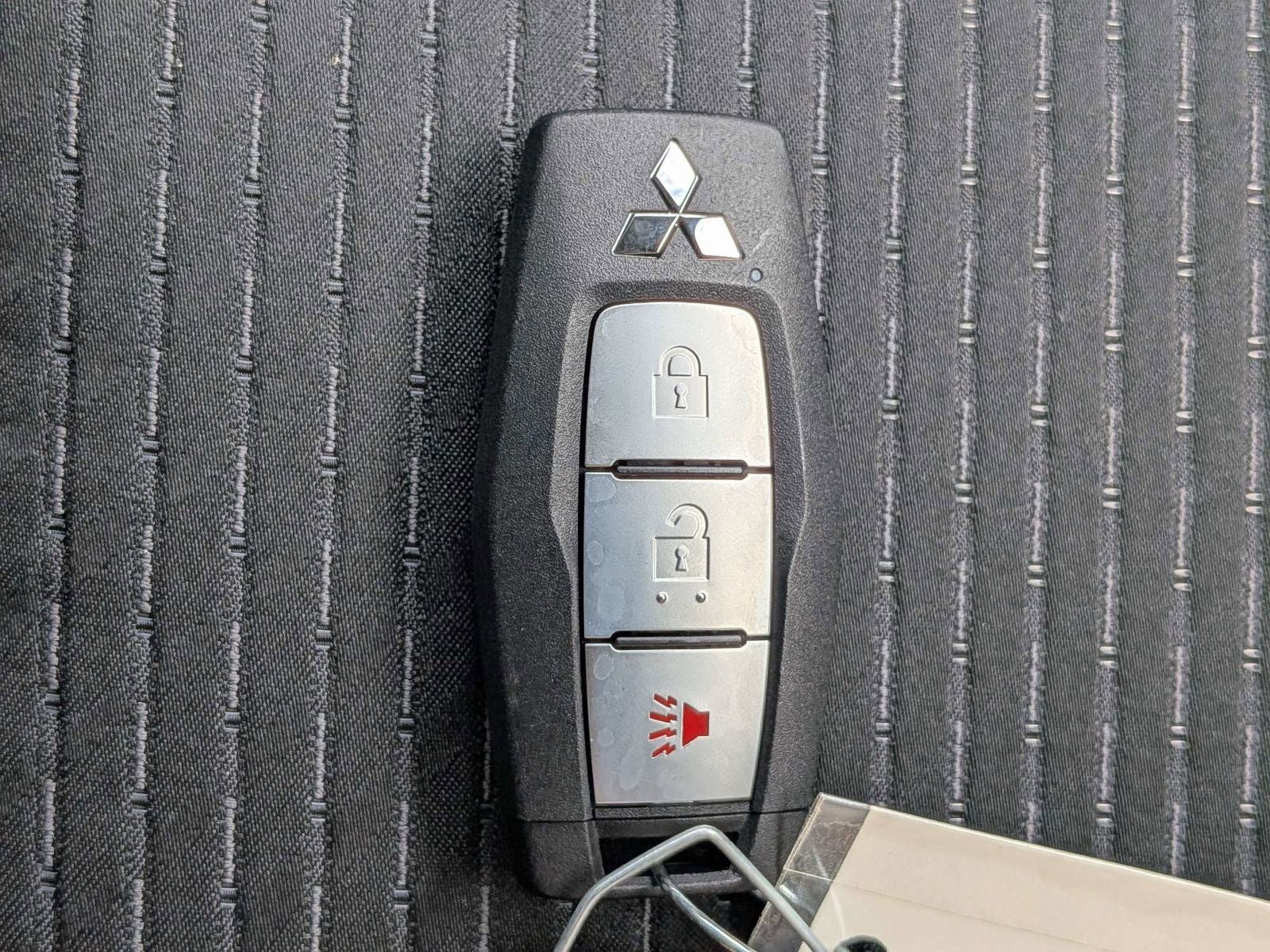 2026 Mitsubishi Outlander ES