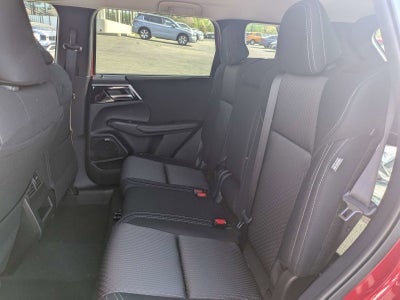 2026 Mitsubishi Outlander ES
