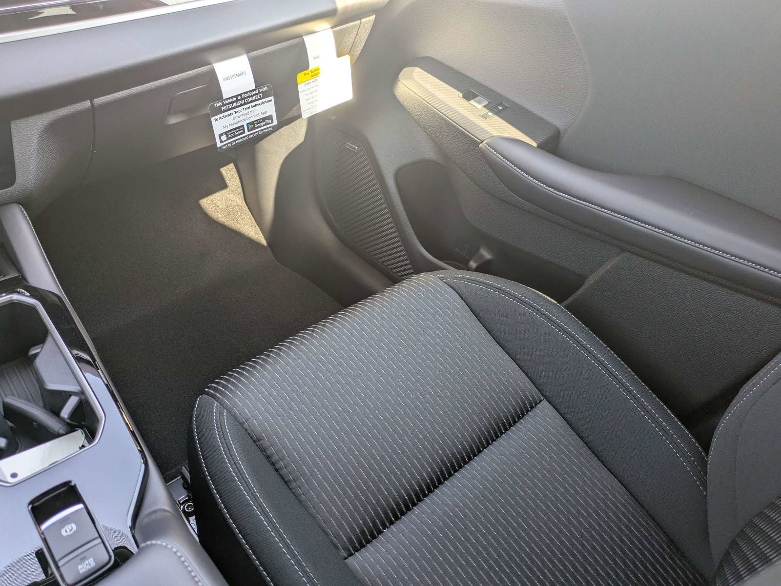 2026 Mitsubishi Outlander ES
