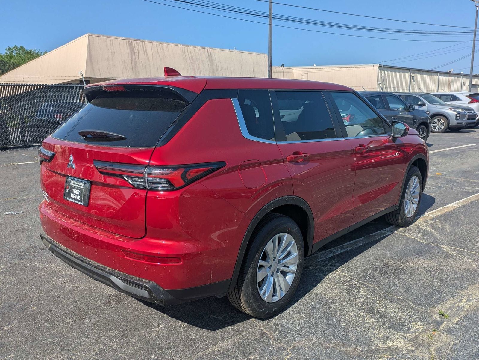 2026 Mitsubishi Outlander ES