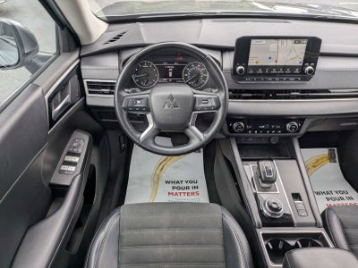 2024 Mitsubishi Outlander SE
