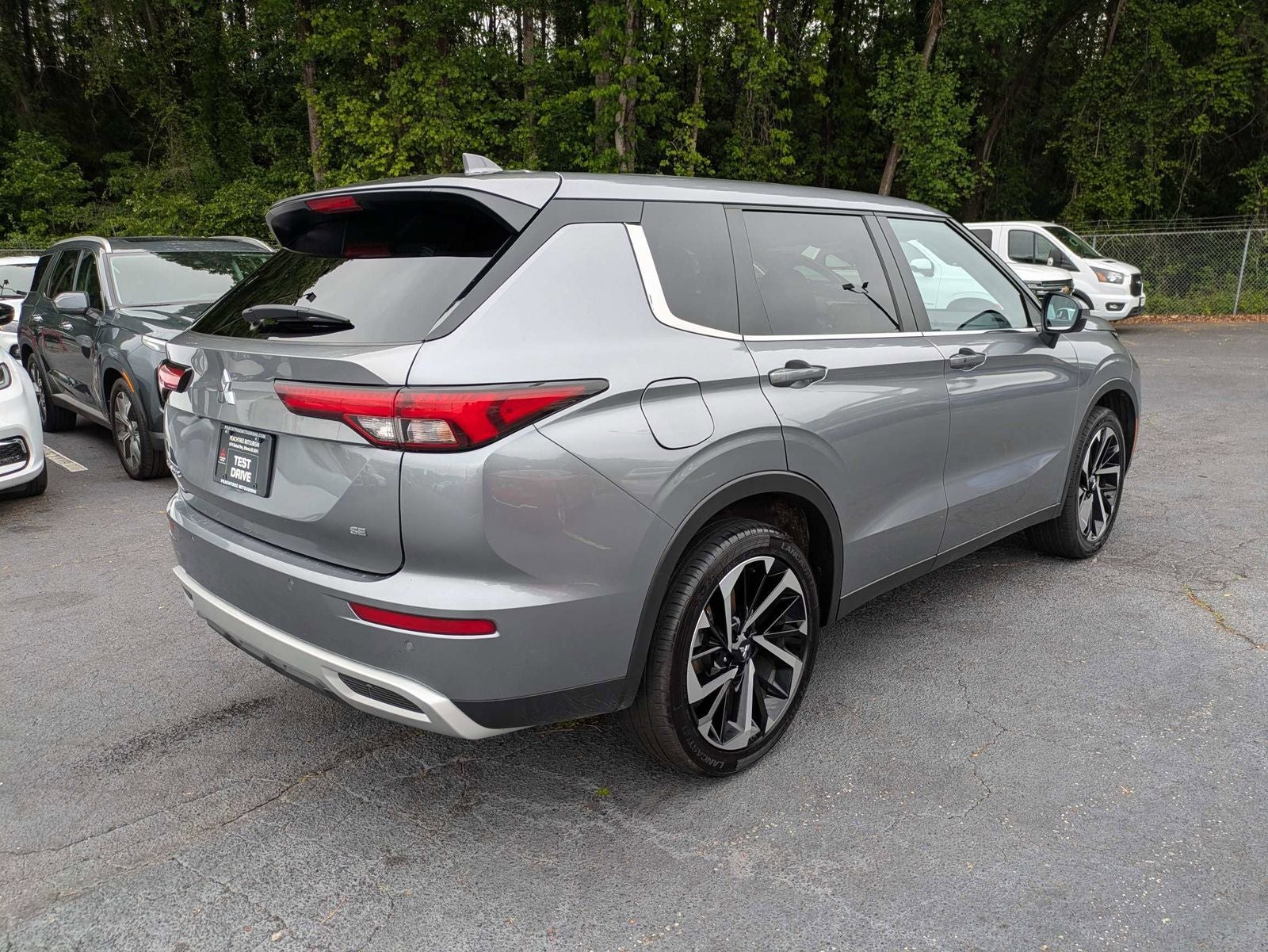 2024 Mitsubishi Outlander SE