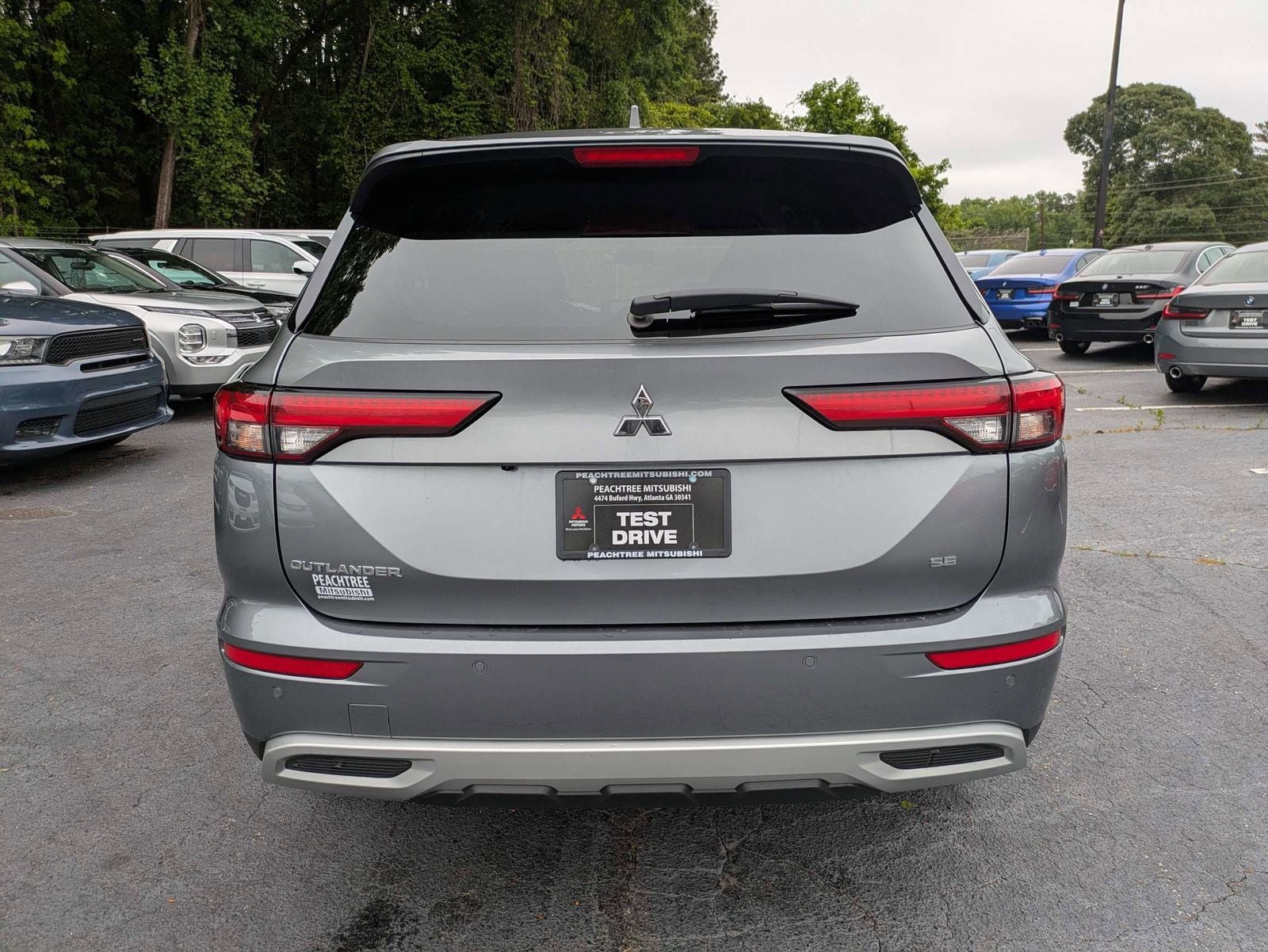 2024 Mitsubishi Outlander SE
