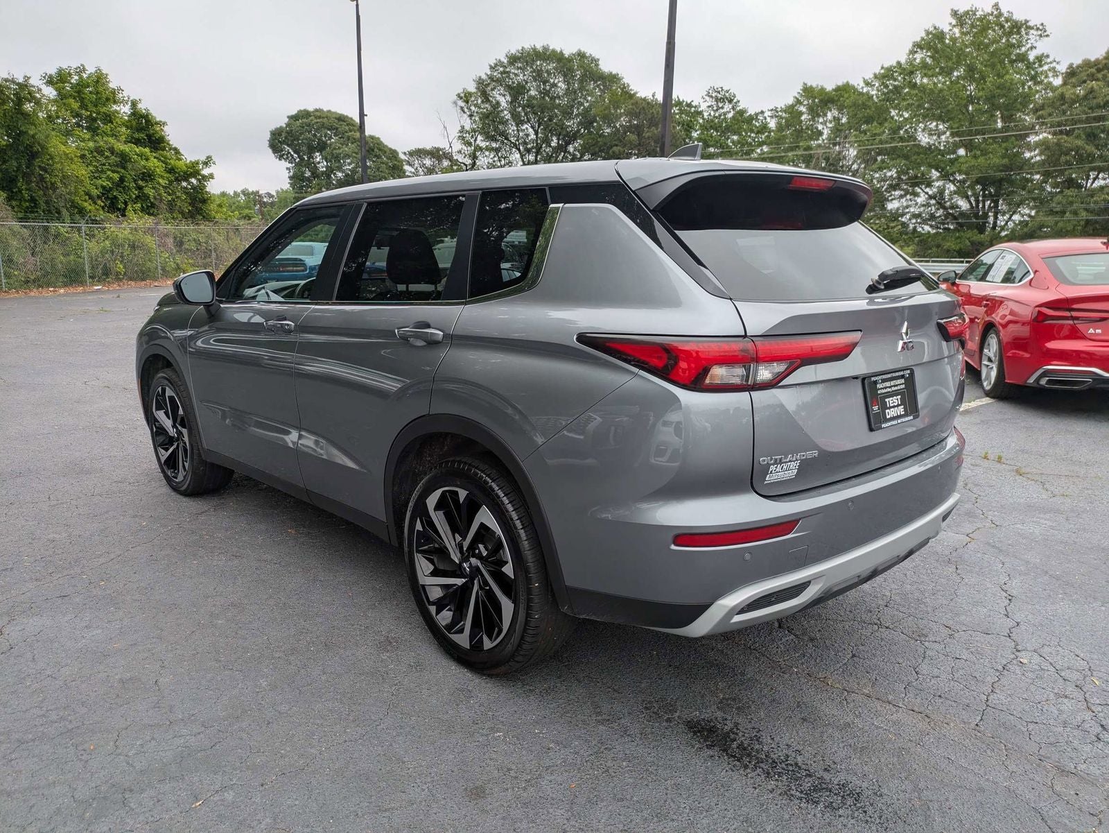 2024 Mitsubishi Outlander SE