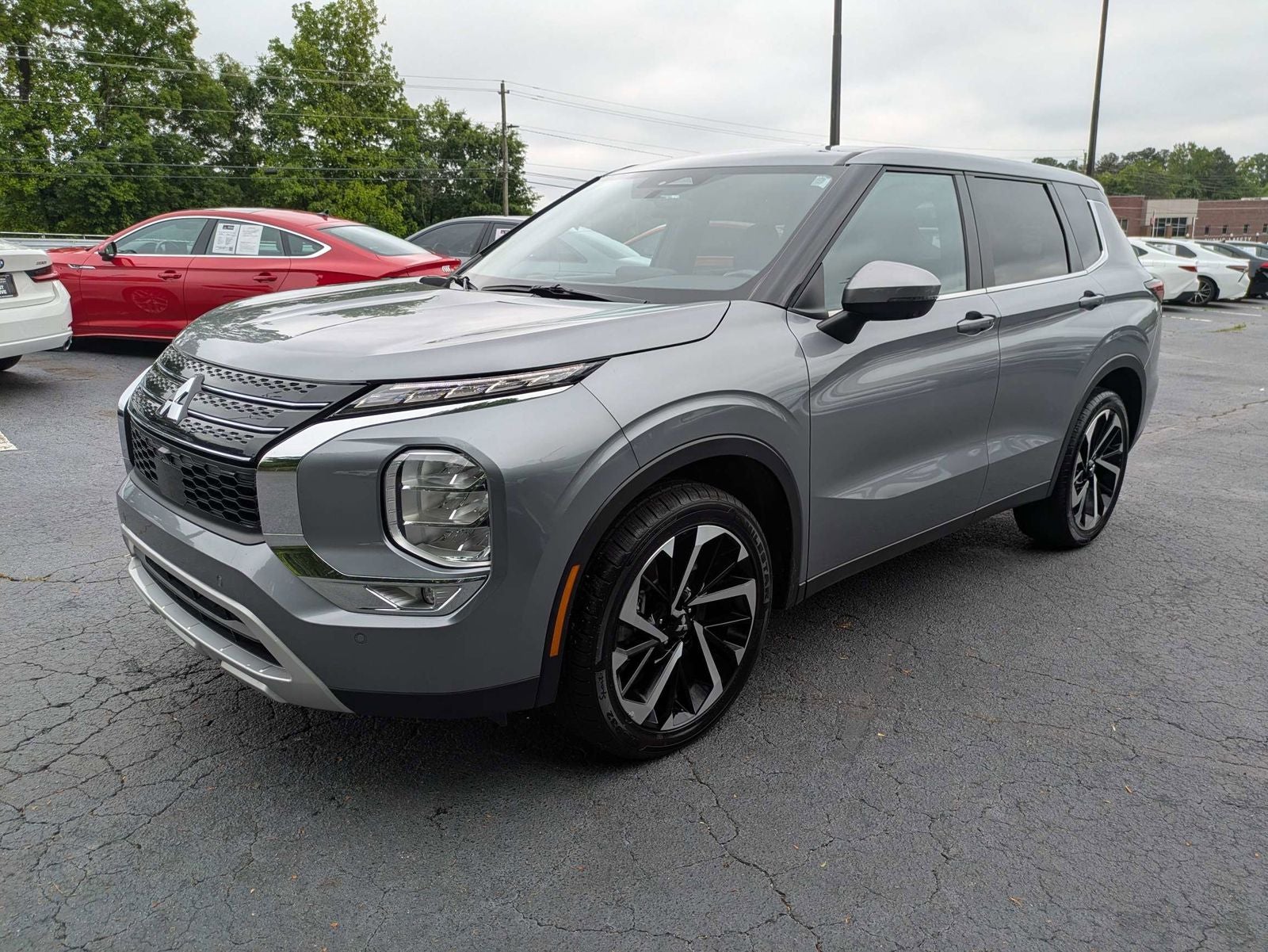 2024 Mitsubishi Outlander SE
