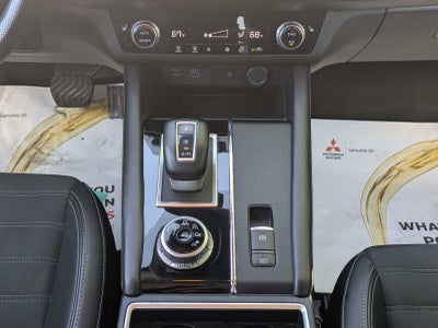 2024 Mitsubishi Outlander SE