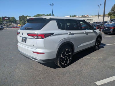 2024 Mitsubishi Outlander SE