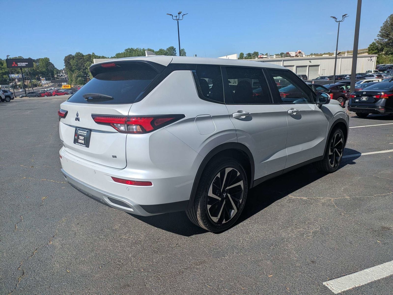 2024 Mitsubishi Outlander SE
