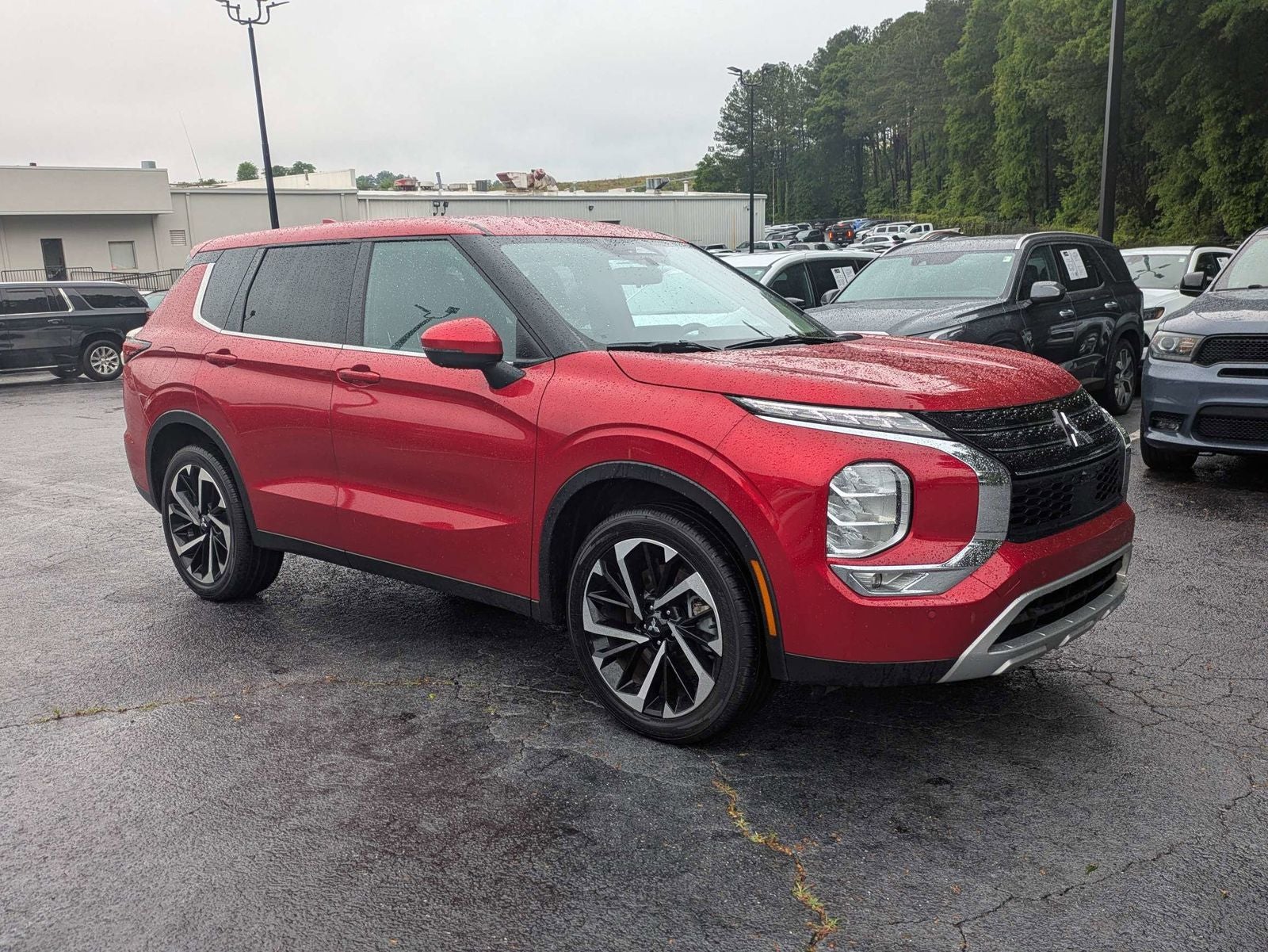 2024 Mitsubishi Outlander SE