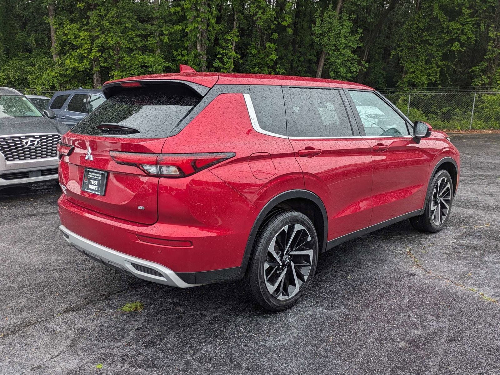 2024 Mitsubishi Outlander SE