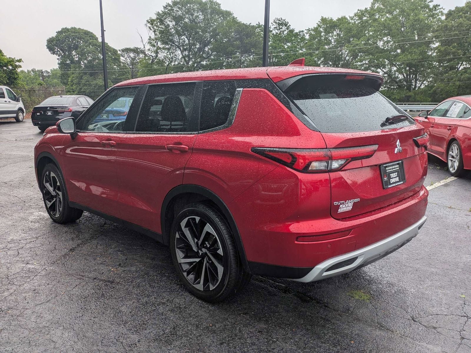 2024 Mitsubishi Outlander SE