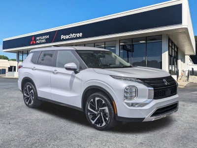 2024 Mitsubishi Outlander SE