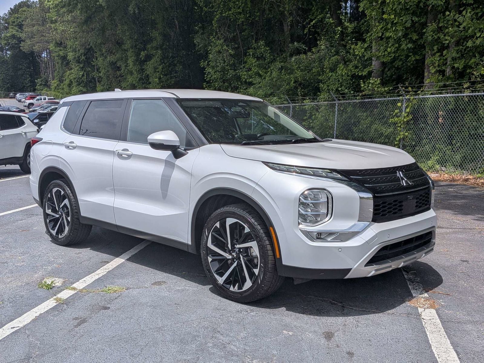 2024 Mitsubishi Outlander SE