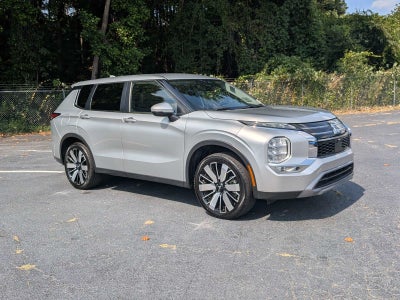 2025 Mitsubishi Outlander SE