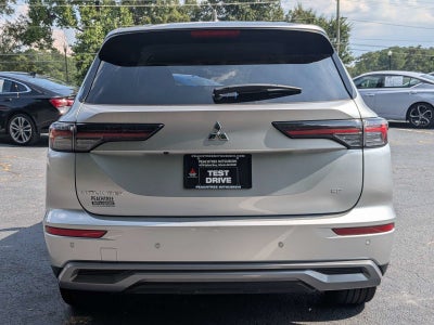 2025 Mitsubishi Outlander SE