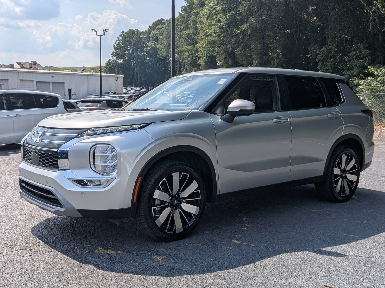 2025 Mitsubishi Outlander SE