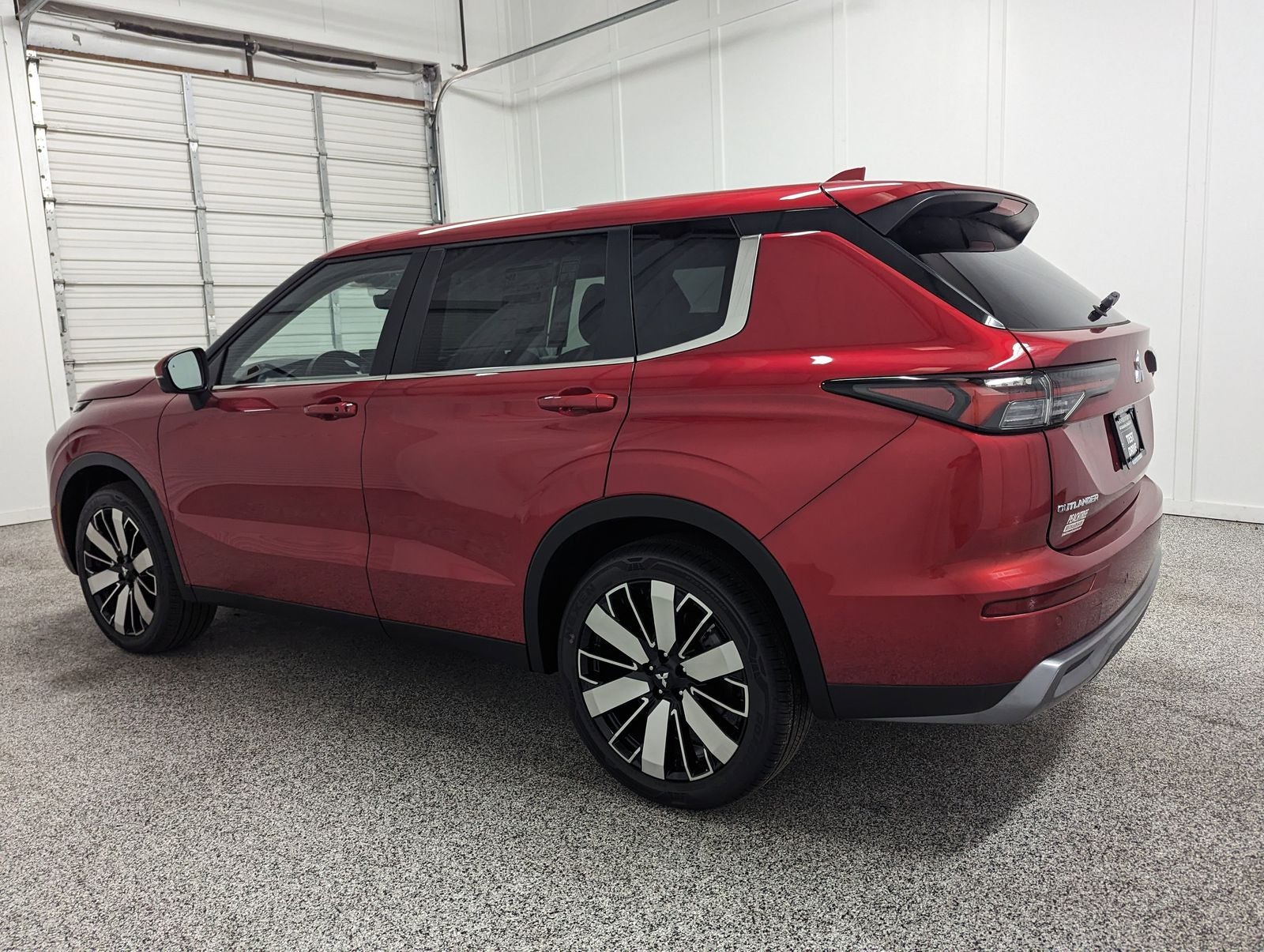 2025 Mitsubishi Outlander SE