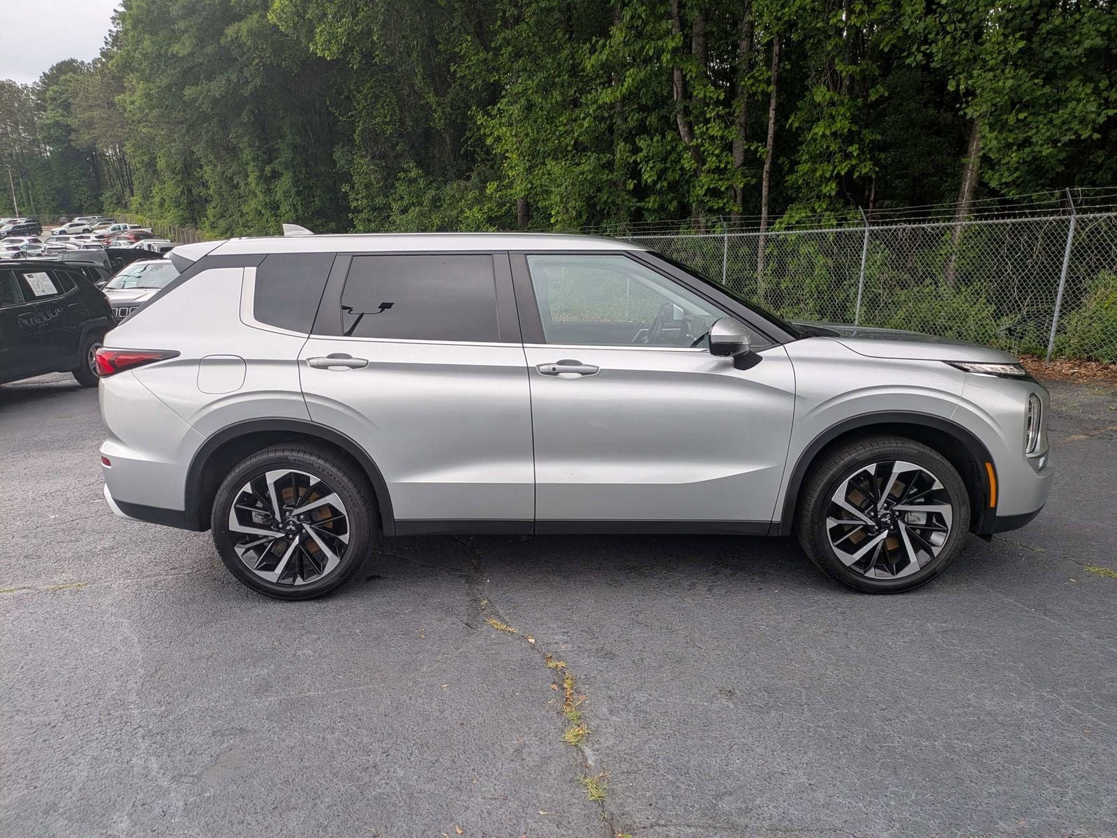 2024 Mitsubishi Outlander SE
