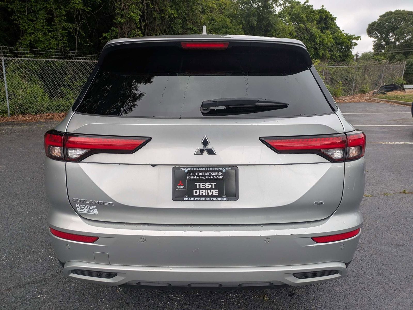 2024 Mitsubishi Outlander SE