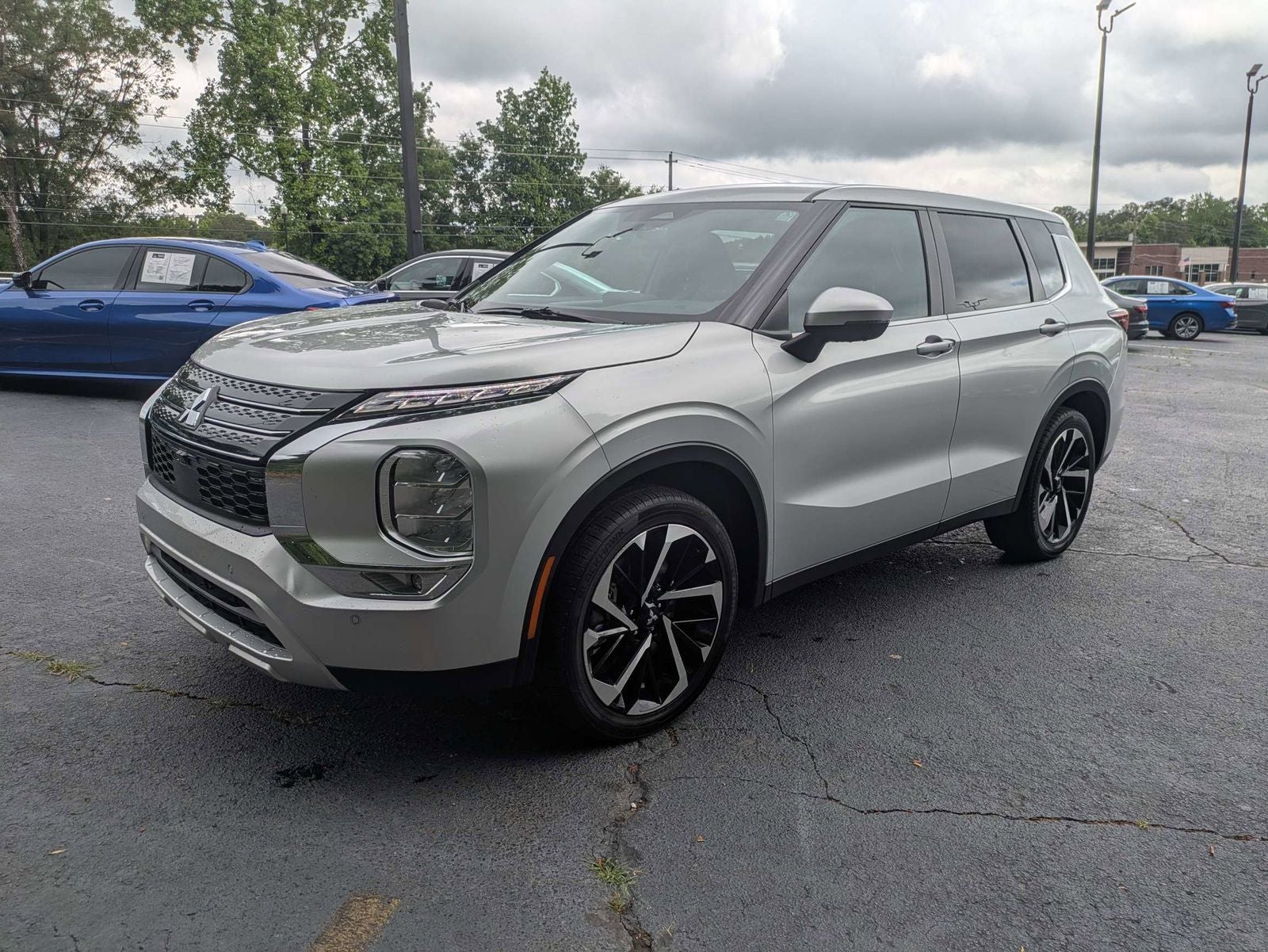 2024 Mitsubishi Outlander SE