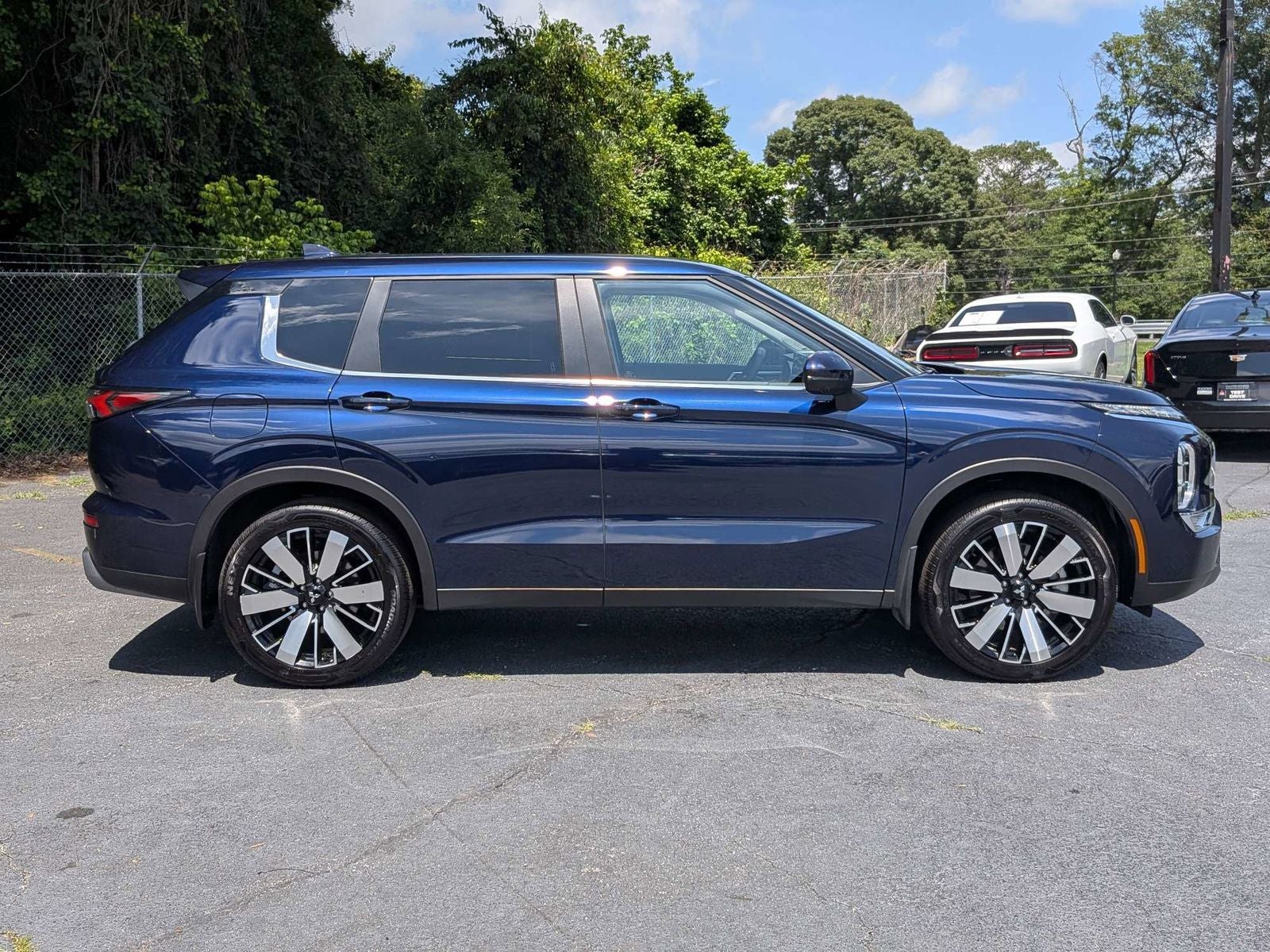 2025 Mitsubishi Outlander SE