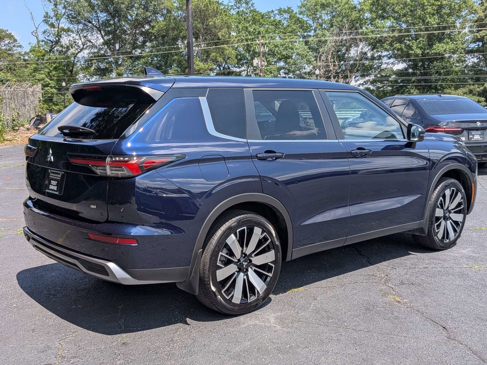 2025 Mitsubishi Outlander SE