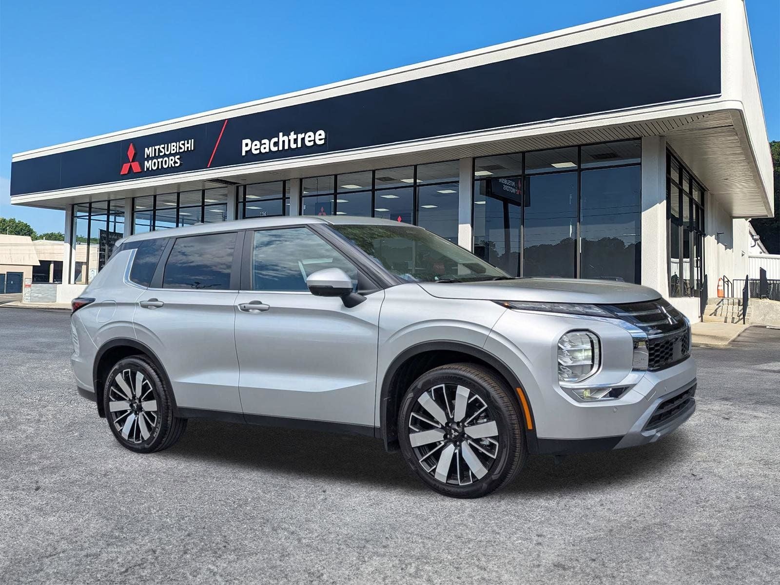 2025 Mitsubishi Outlander SE
