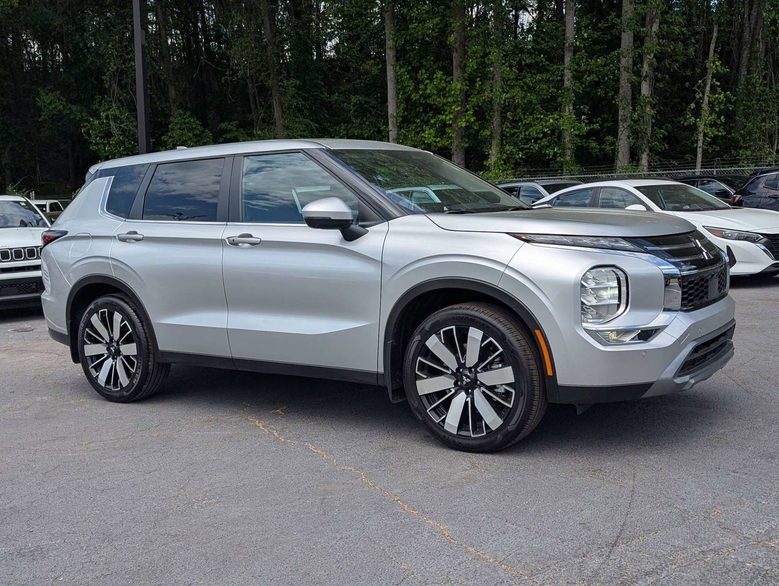 2025 Mitsubishi Outlander SE
